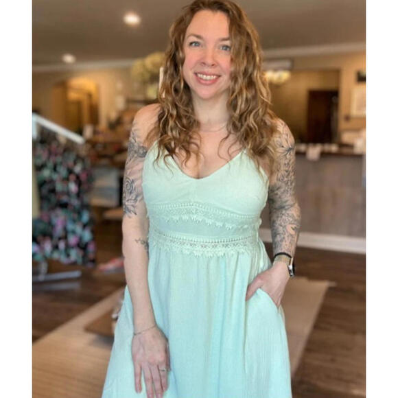 NWT Final Touch Boutique Mint Green Maxi Lace Dress with Pockets Size Small - Picture 1 of 9